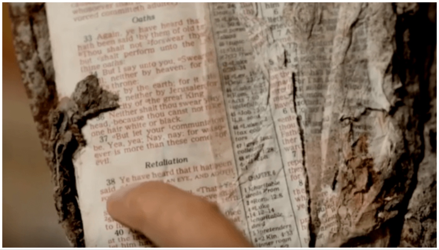 Vatrogasac pronašao Bibliju u ruševinama njujorških ‘blizanaca’