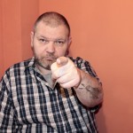 šefovi stali pred Boga