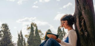 5 nevjerojatnih stvari koje čitanje knjiga čini našem mozgu