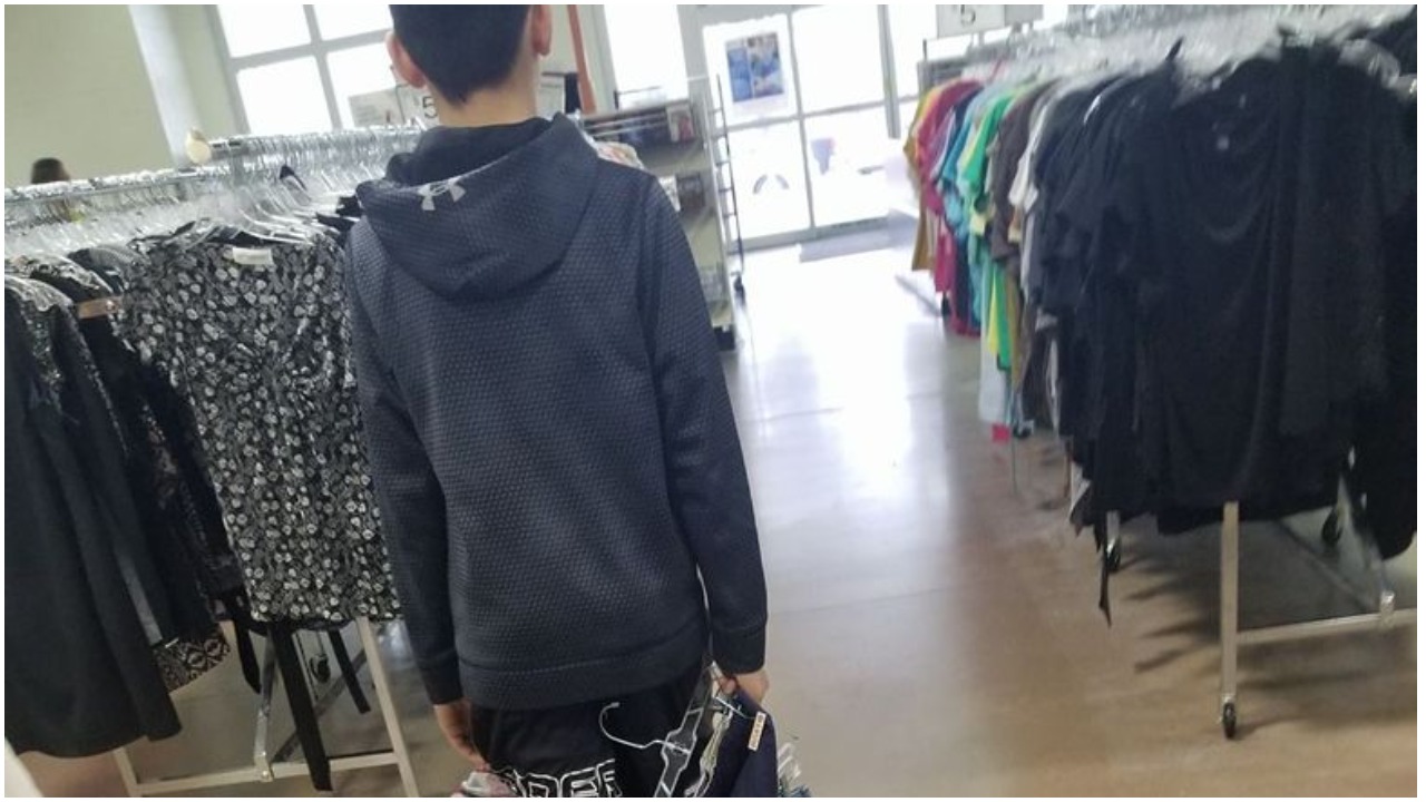 dječak ismijavao djecu zbog jeftine odjeće