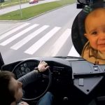 Vozač gradskog autobusa pustio dječje pjesmice da umiri uplakanu bebu