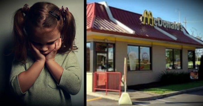 Žena je u toaletu McDonald'sa naišla na prestavljenu djevojčicu