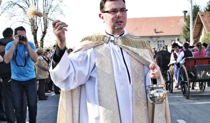 Svećenik (35) iz župe u Virju napustio svećenički red zbog vjeroučiteljice s kojom čeka bebu