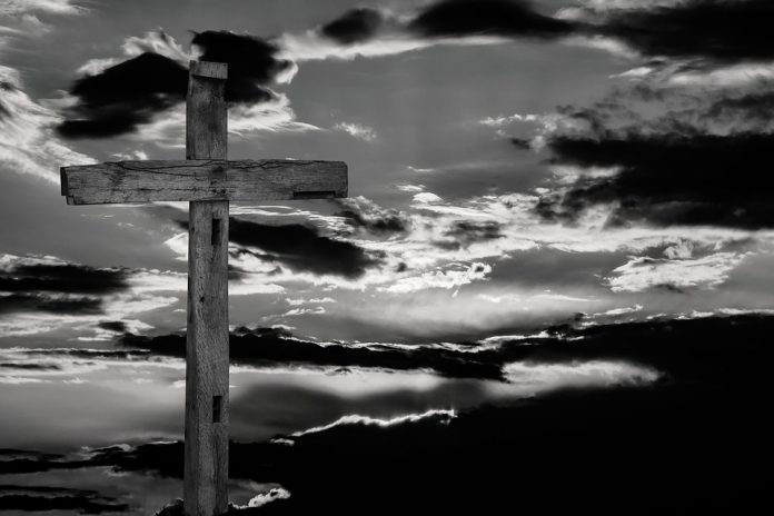 Je li Bog umro kada je Isus umro na križu