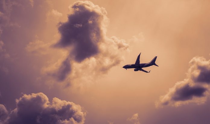 POTRES U INDONEZIJI Pilot je čuo Božji glas i spasio stotine od tragedije POTRES U INDONEZIJI Pilot je čuo Božji glas i spasio stotine od tragedije