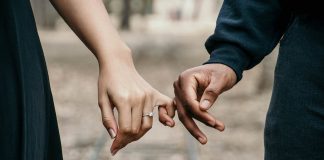 prijatelj partner ljubavnik supružniku