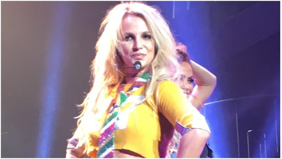 britney spears daje pušenje