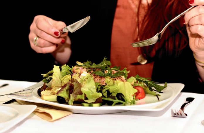 Liječnik upozorava na opasnost veganske prehrane, a osobito loše utječe na djecu Liječnik upozorava na opasnost veganske prehrane, a osobito loše utječe na djecu