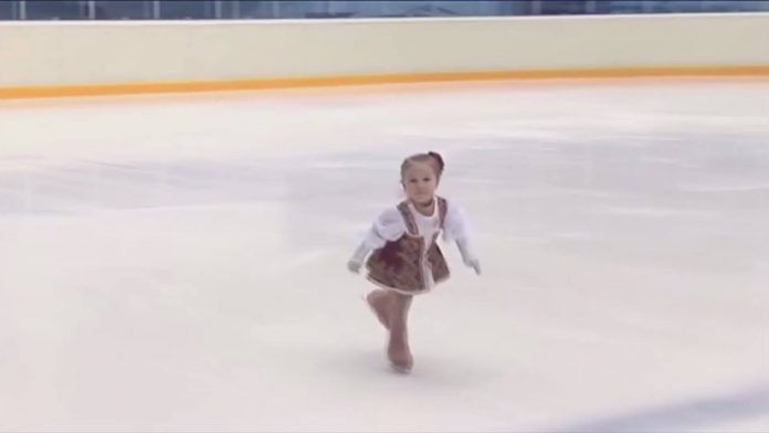 ruska klizačica Dvogodišnja ruska klizačica na ledu izvela fantastičnu rutinu