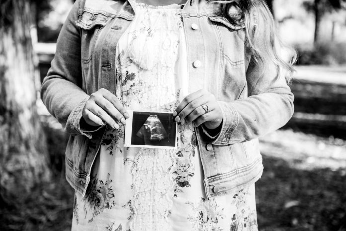 abortus i kozmetički proizvodi Hrvatski doktor znanosti potvrdio: Veza između abortusa i industrije koja služi luksuzu bogatih je točna