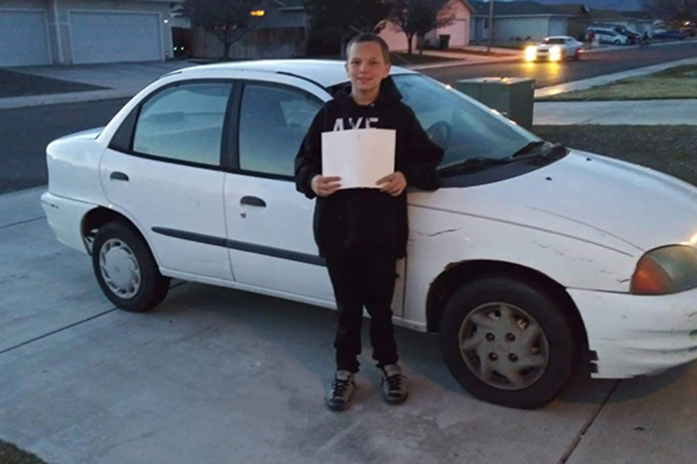 13-godišnji sin kupio svojoj samohranoj majci automobil