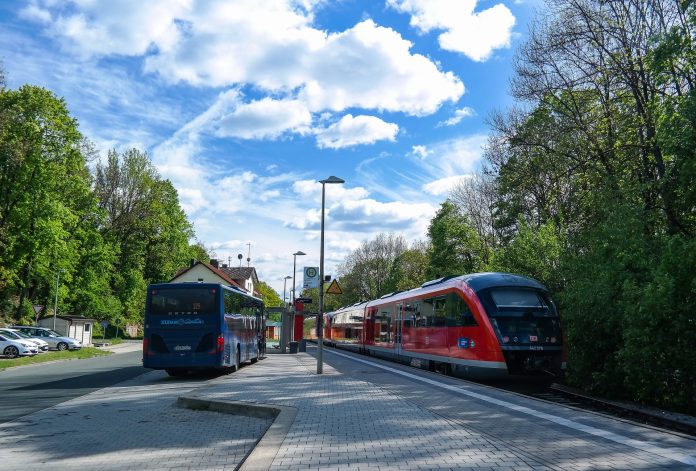 Autobusna stanica Napao djecu na stanici, ubio je djevojčicu, muškarca i sebe, 18 ih je ozljeđeno