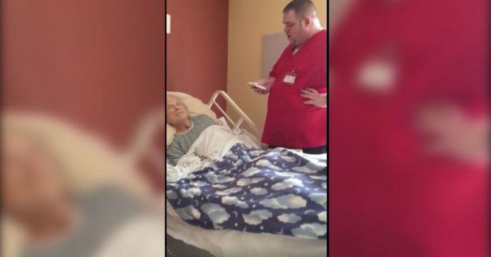 njegovatelj Snaha snimila što njegovatelj radi pored nepomične svekrve u domu