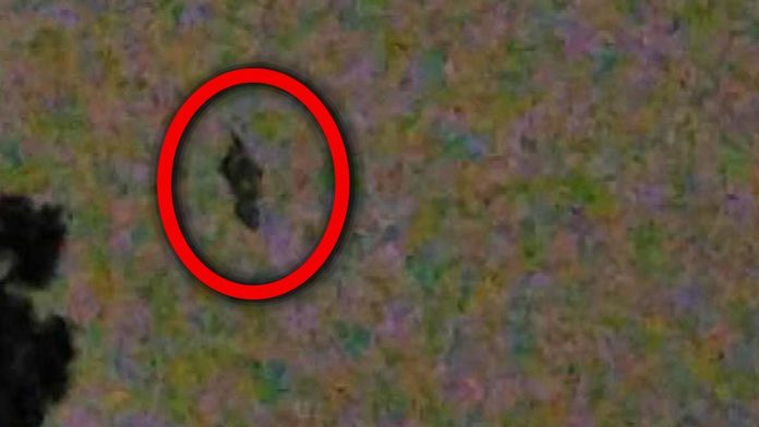 Isus iznad kuće Je li to Isus? Čovjek snimio neobičan objekt na nebu iznad kuće
