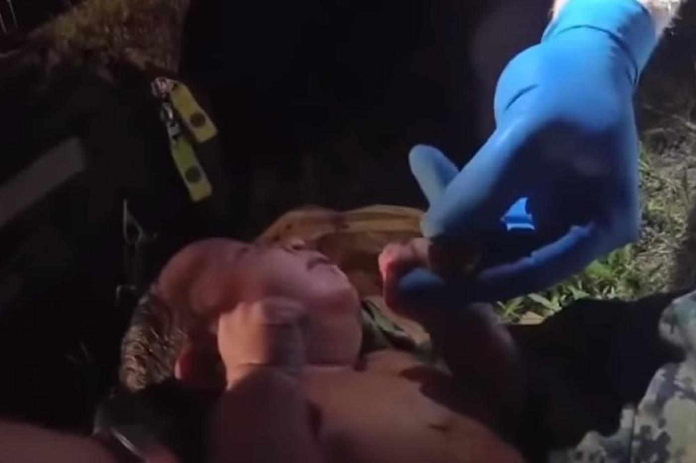 Policajci pronašli novorođenče u plastičnoj vrećici u šumi