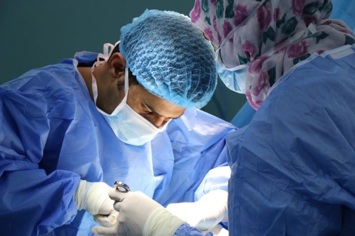 Teško bolesna djevojčica se pomolila Isusu. Evo kako je doktor reagirao na njezine riječi
