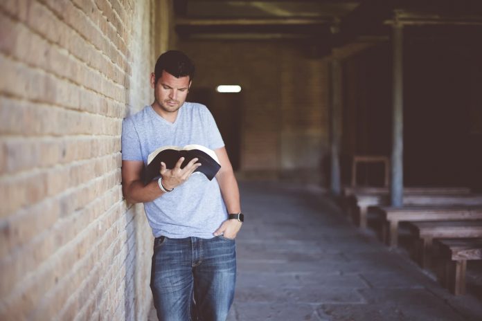 10 biblijskih stihova koji će te odmah oraspoložiti