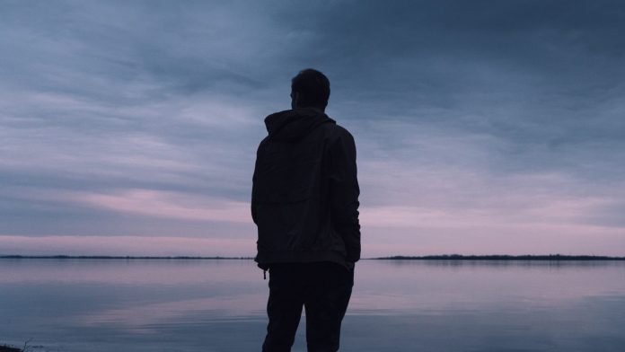 7 biblijskih stihova koji vam pomažu da pobijedite usamljenost