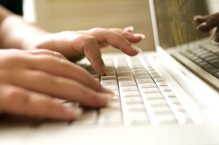 Novo istraživanje otkriva uznemirujuće navike mladih u vezi pornografije