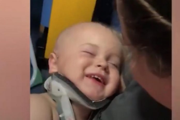 Sin (2) joj je završio u komi zbog nezgode koja se može dogoditi svakome Sin (2) joj je završio u komi zbog nezgode koja se može dogoditi svakome