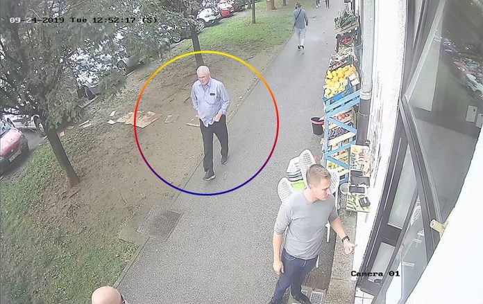 Djevojčice pronašle kuvertu punu novca, traže čovjeka da mu vrate Djevojčice pronašle kuvertu punu novca, traže čovjeka da mu vrate