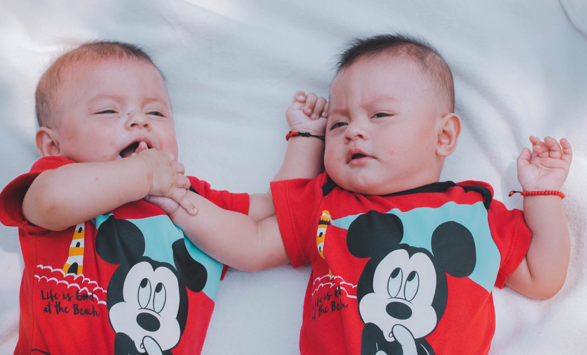 Majka prodala svoje novorođene blizance kako bi otplatila dug i kupila novi mobitel