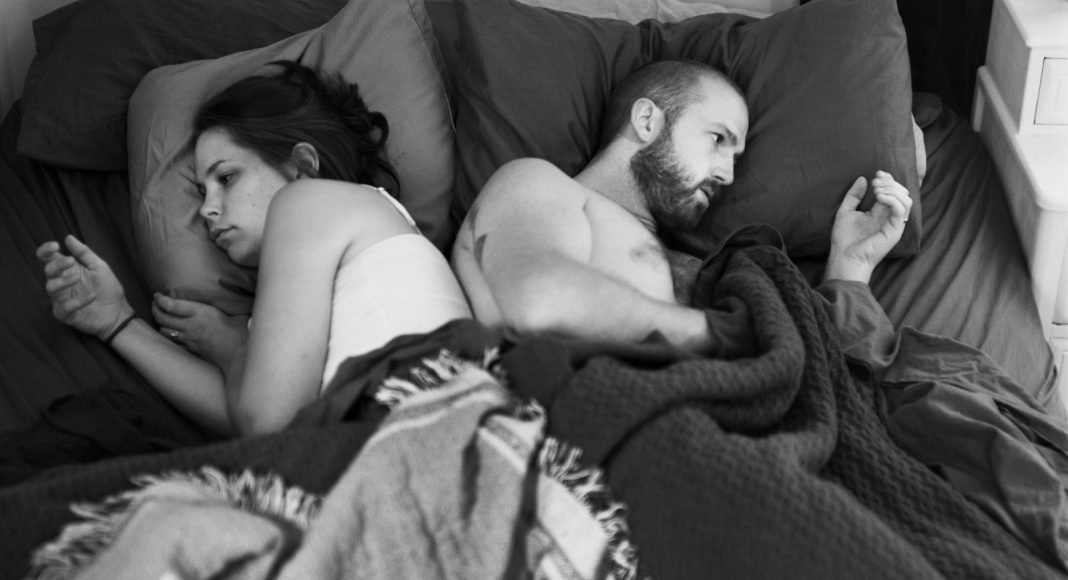 Fotograf je uklonio pametne telefone kako bi nam otkrio jezivu istinu