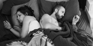 Fotograf je uklonio pametne telefone kako bi nam otkrio jezivu istinu