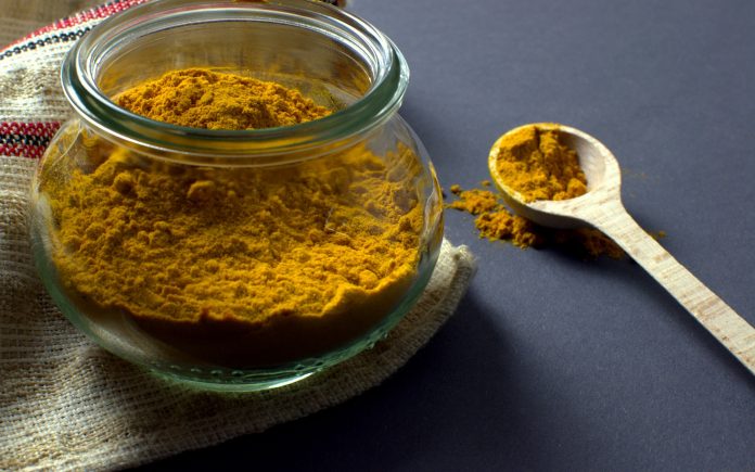 Mješavina meda i kurkume koja može zamijeniti antibotik