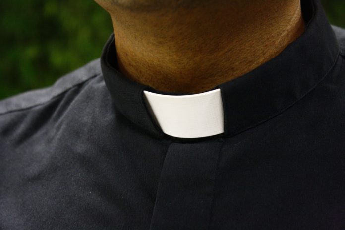 Svećenici godinama seksualno zlostavljali gluhu djecu