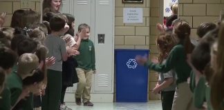 Cijela škola je dočekala dječaka koji je pobijedio leukemiju