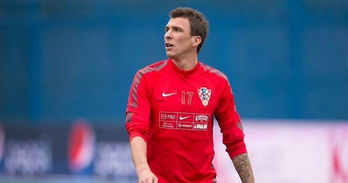 Mario Mandžukić poslao velikodušnu donaciju školi u Vinkovcima Mario Mandžukić poslao velikodušnu donaciju školi u Vinkovcima