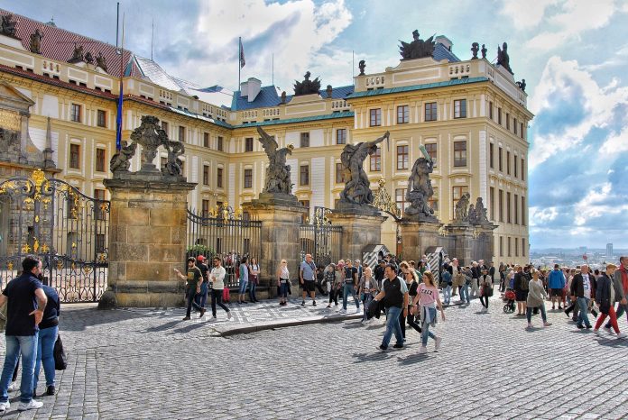 Češka zaustavila nekontrolirano širenje koronavirusa, vraća se u normalan život Češka zaustavila nekontrolirano širenje koronavirusa, vraća se u normalan život