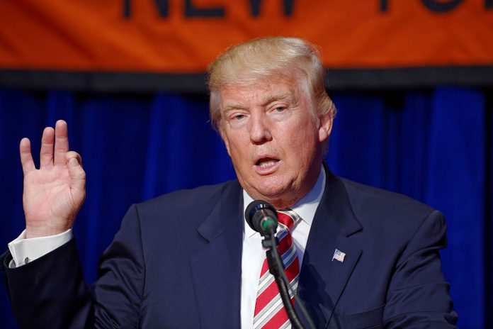 Trump crkve Trump otvara crkve: ''Amerika treba više molitve, a ne manje''