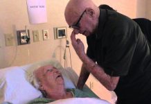 Baka (93) je ležala na samrti, a potez njenog muža je rasplakao svijet