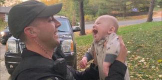 Beba se nije mogla micati, a policajac je znao da je svaka sekunda važna