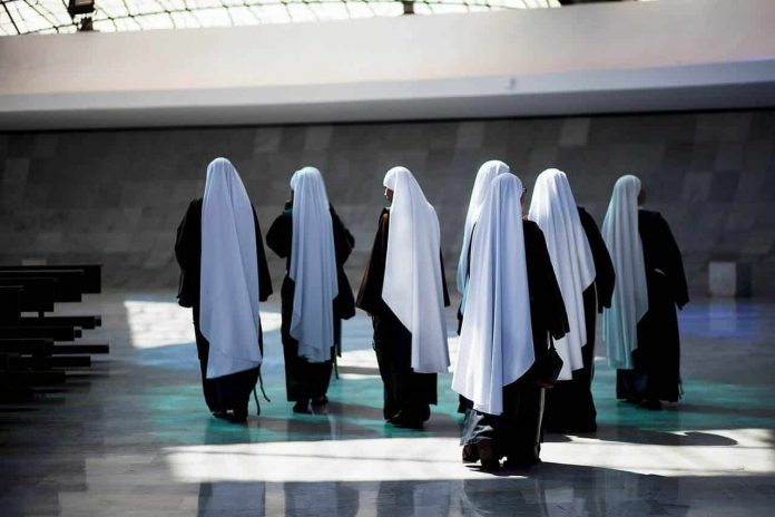 Redovnice povodile djecu pedofilima koji su ih silovali