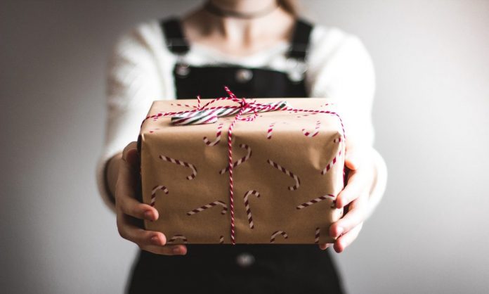 Što trebamo znati o božićnom darivanju?
