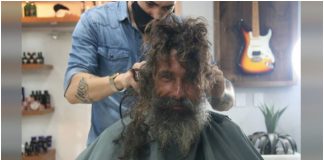 Zapušteni beskućnik je ušao u brijačnicu