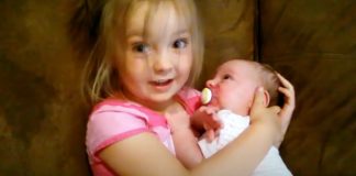 Držala je novorođenu sestru, a tada se dogodilo nešto predivno