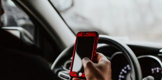 Upotreba mobitela u vožnji