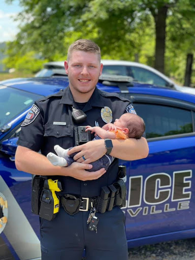 Policajac i beba