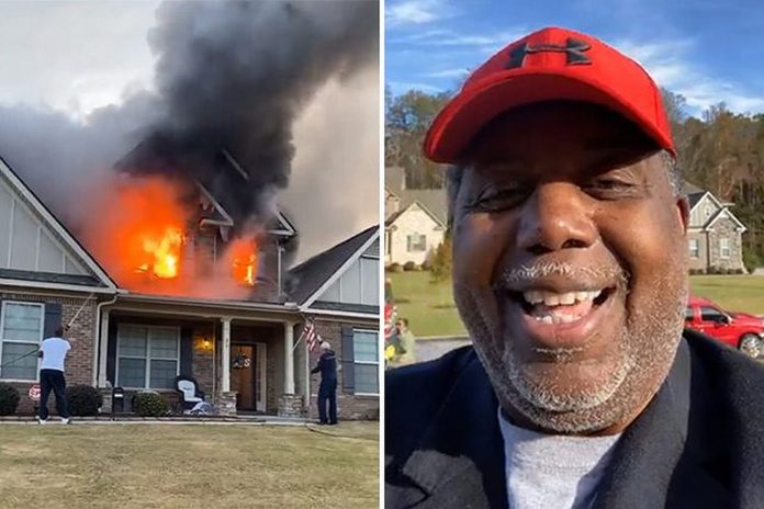 Pastor drži online propovijed dok mu kuća gori u pozadini