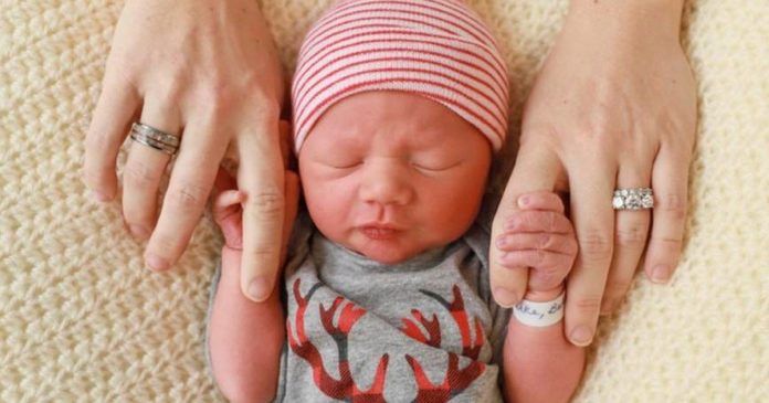 Mužu je ispunila želju: Novorođenog sina stavili mu na prsa prije nego što je umro