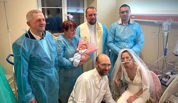 Nesvakidašnji događaj: Vjenčali se i krstili dijete u bolničkoj sobi
