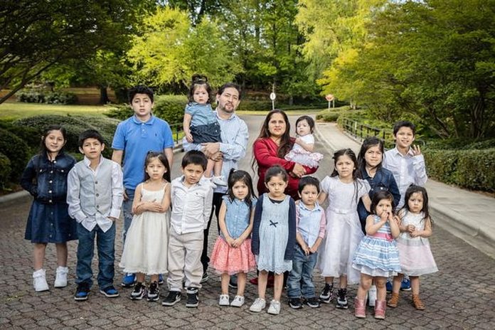 Nevjerojatna obitelj: Imaju 16 djece čija imena počinju slovom C