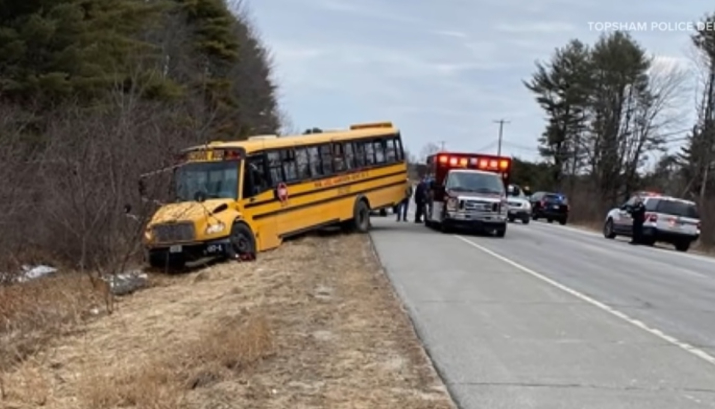 Učenici začuli tup udarac u autobusu