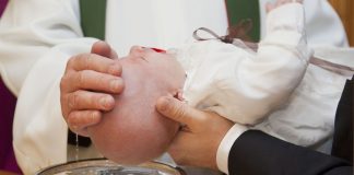 U Španjolskoj kršteno 14 djece koja su spašena od pobačaja