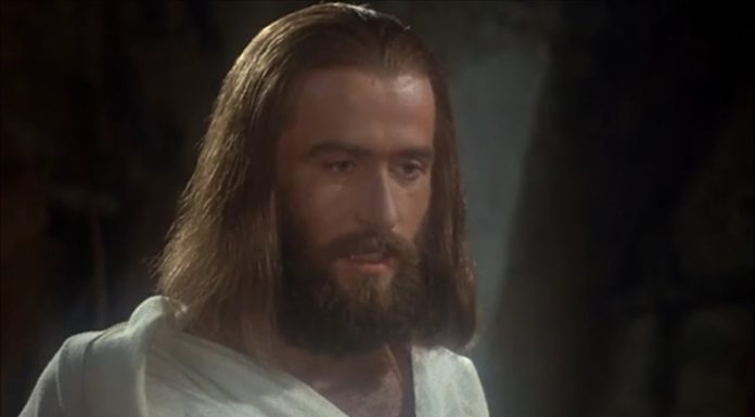 Pastir dobri život svoj polaže za ovce