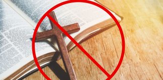 Biblija zabranjena u osnovnim školama zbog vulgarnog i nasilnog sadržaja